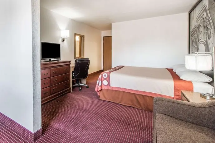 Super 8 by Wyndham Elizabethtown 