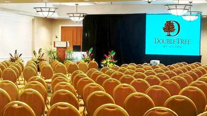 DoubleTree by Hilton Washington DC - Crystal City 