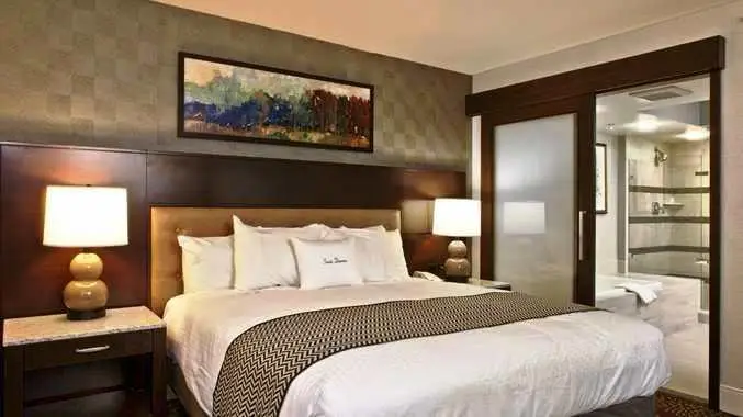 DoubleTree by Hilton Washington DC - Crystal City 