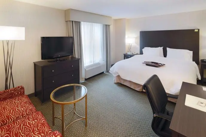 Hampton Inn & Suites Reagan National Airport - Crystal City