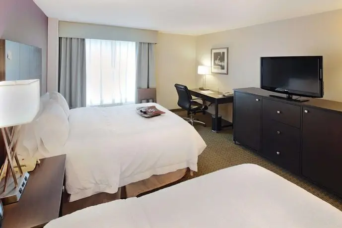 Hampton Inn & Suites Reagan National Airport - Crystal City 