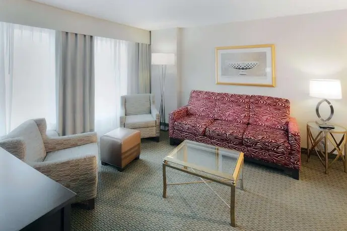 Hampton Inn & Suites Reagan National Airport - Crystal City 