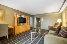 Pier 5 Hotel Baltimore Curio Collection by Hilton 