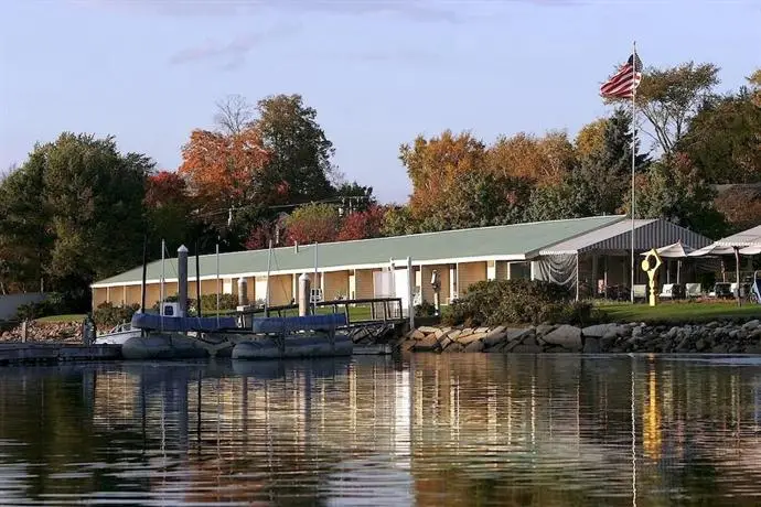 Yachtsman Lodge & Marina Club 