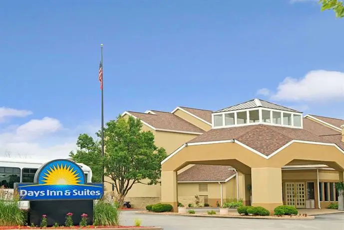 Days Inn by Wyndham St Louis Westport MO