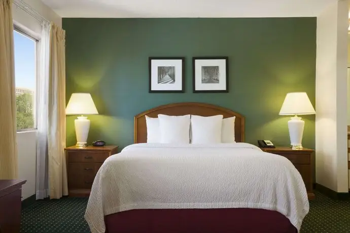 Hawthorn Suites by Wyndham Philadelphia Airport 