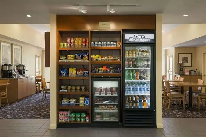 Hawthorn Suites by Wyndham Philadelphia Airport 