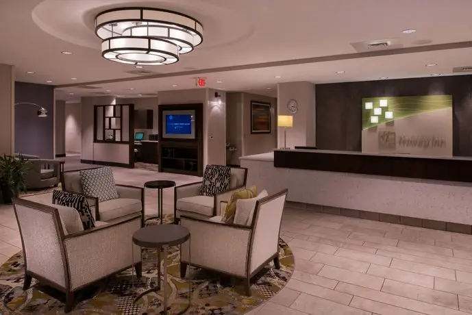 DoubleTree by Hilton Raleigh Crabtree Valley 