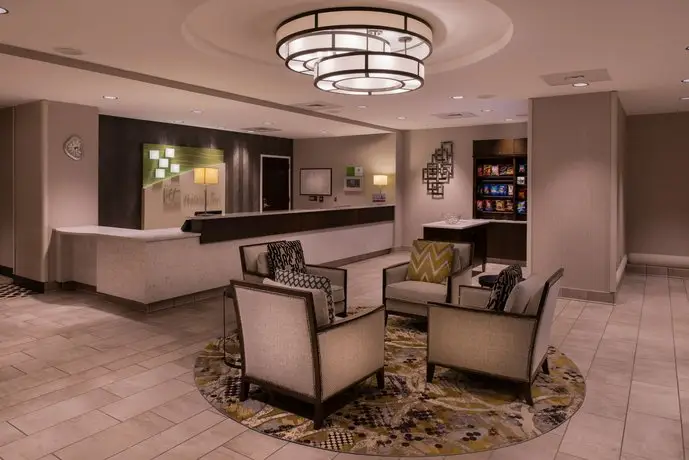 DoubleTree by Hilton Raleigh Crabtree Valley 