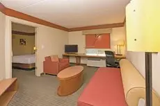 La Quinta Inn & Suites Raleigh Crabtree 