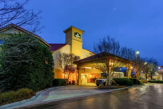 La Quinta Inn & Suites Raleigh Durham International Airport