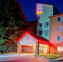 Red Roof Inn PLUS+ Raleigh NCSU Convention Center 