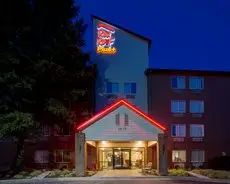 Red Roof Inn PLUS+ Raleigh NCSU Convention Center 