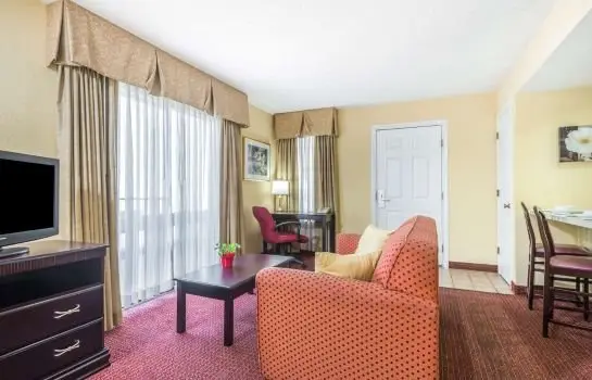 Hawthorn Suites Dayton North 