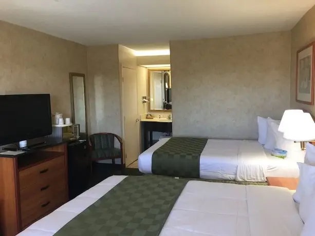 Days Inn & Suites by Wyndham Albuquerque North 