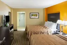 Quality Inn & Suites Cincinnati Downtown 