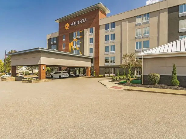 La Quinta Inn Cleveland Airport West