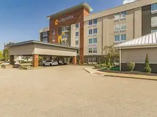 La Quinta Inn Cleveland Airport West 