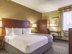 La Quinta Inn Cleveland Airport West 