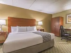 La Quinta Inn Cleveland Airport West 