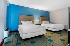 Clarion Inn & Suites Chambersburg 