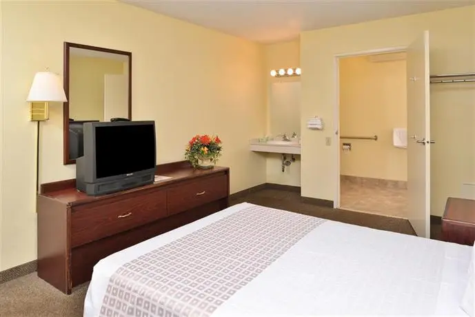 Americas Best Value Inn-Pittsburgh Airport 