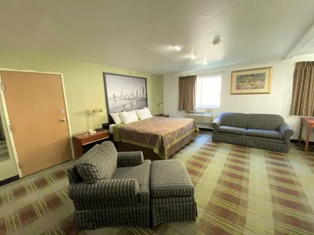 Super 8 by Wyndham Pittsburgh Monroeville 