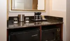 Doubletree Suites by Hilton Hotel Philadelphia West 