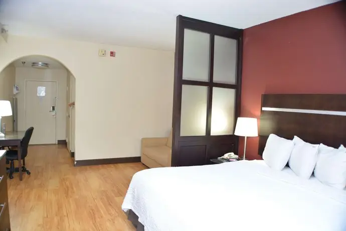 Red Roof Inn PLUS+ & Suites Chattanooga Downtown