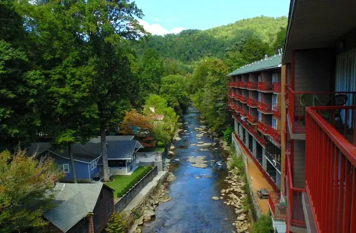 Baymont by Wyndham Gatlinburg On The River 