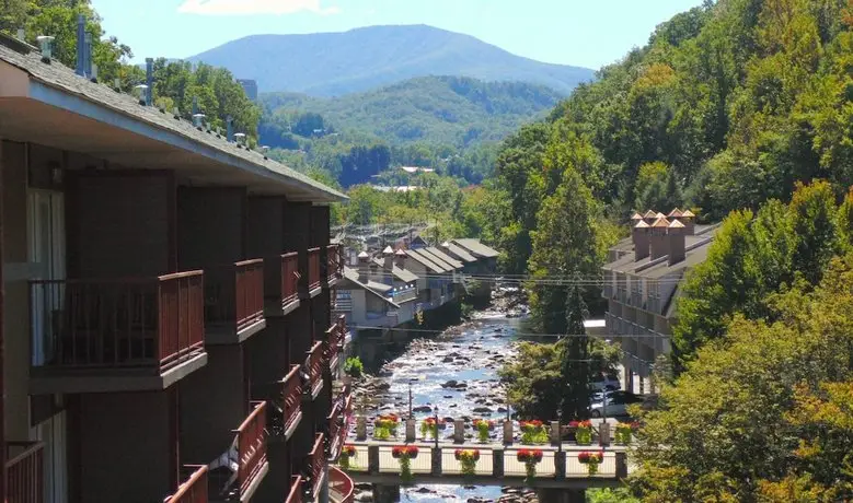 Baymont by Wyndham Gatlinburg On The River 