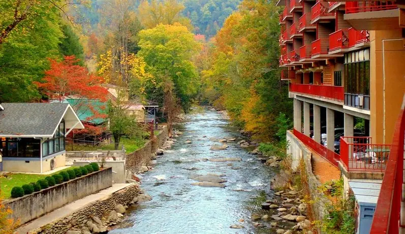 Baymont by Wyndham Gatlinburg On The River 