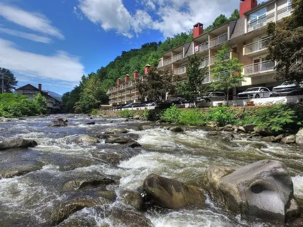 Gatlinburg River Inn 