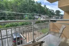 Gatlinburg River Inn 