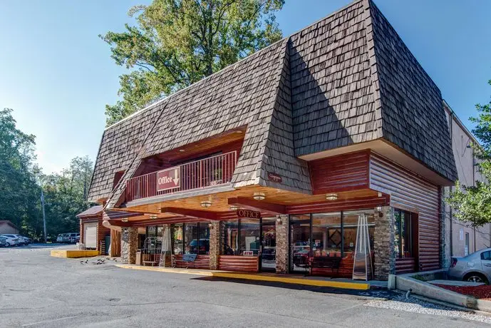 Quality Inn Creekside - Downtown Gatlinburg