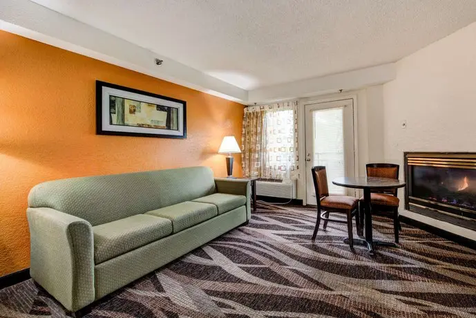 Quality Inn Creekside - Downtown Gatlinburg 