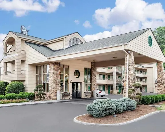 Quality Inn & Suites at Dollywood Lane 