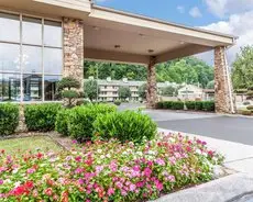 Quality Inn & Suites at Dollywood Lane 