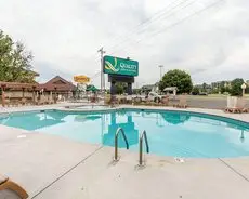 Quality Inn & Suites at Dollywood Lane 