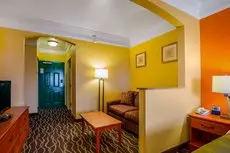 Quality Inn & Suites Beachfront 