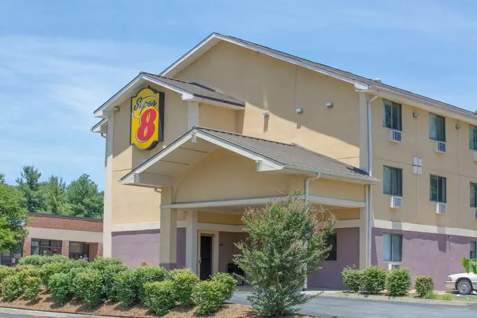 Super 8 by Wyndham Charlottesville Hotel