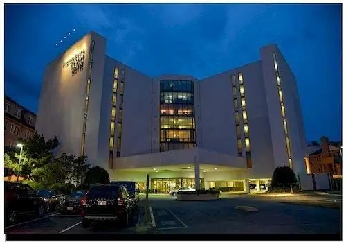 Delta Hotels Virginia Beach Bayfront Suites