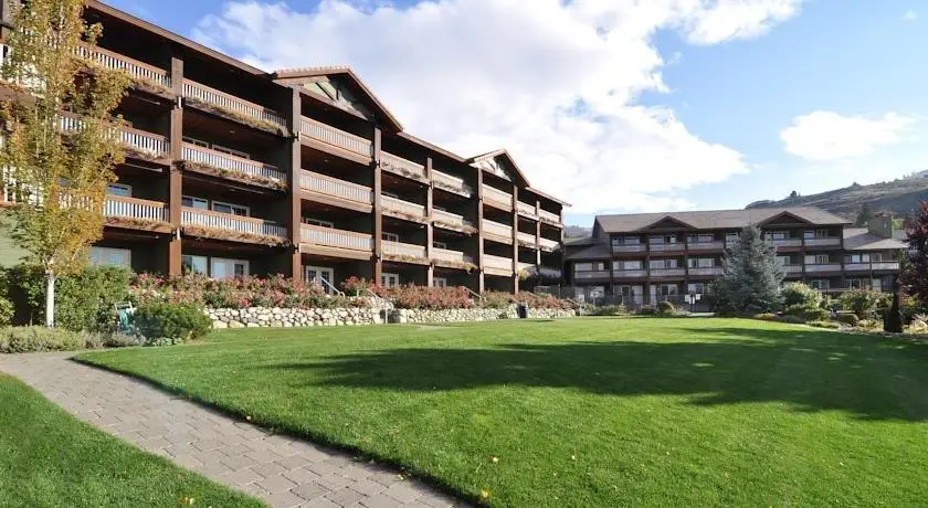 Lakeside Lodge and Suites 