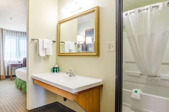 Americas Best Value Inn & Suites Cheyenne 