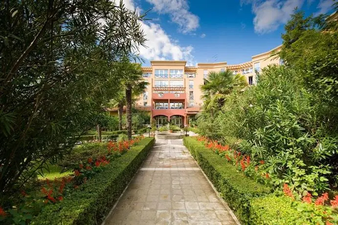 Rogner Hotel Tirana 