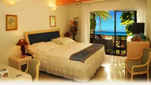 Hotel Cocoplum Beach 