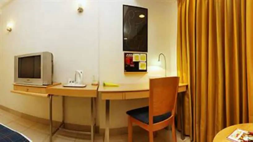 Lemon Tree Hotel Udyog Vihar Gurugram