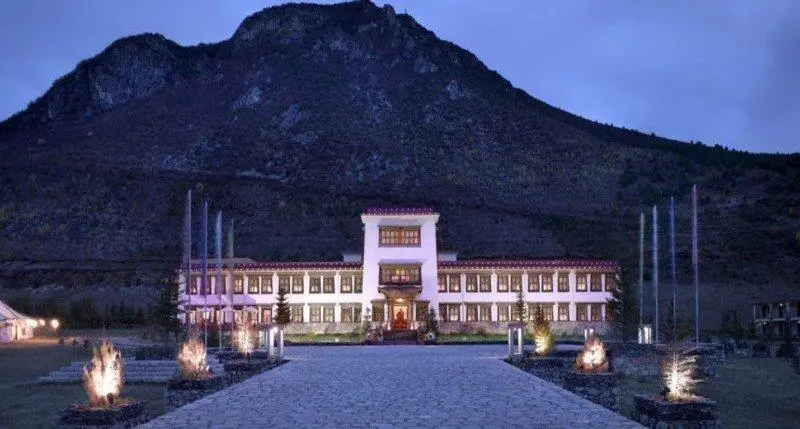 Gyalthang Dzong Hotel