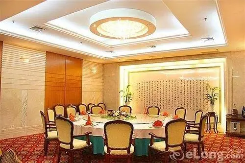 Yizheng Hotel Jinan 