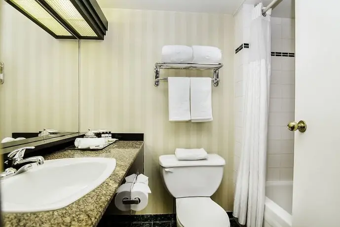 Executive Suites Hotel & Conference Center Metro Vancouver 